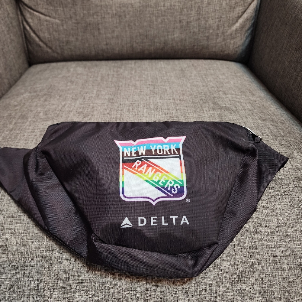 New York Rangers NHL Hockey Delta Airlines SGA Fanny Pack Belt Clip Bag